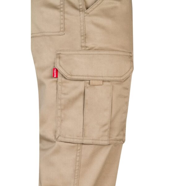 VL LUGH. Multi-pocket stretch trousers (240g/m²) in cotton (46%), EME (38%) and polyester (16%)