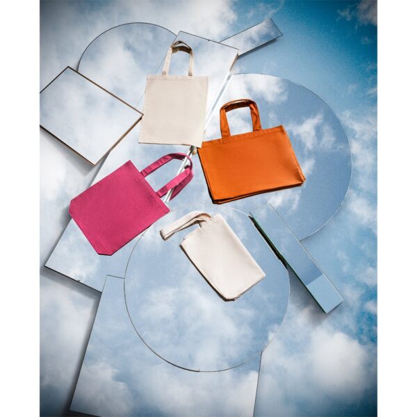 92326_amb MERIDA. Cotton (50%), recycled cotton (30%) and polyester (20% rPET) bag (220 g/ m²)