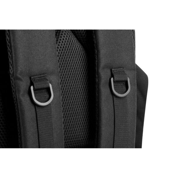 EDINBURGH BPACK. 17'3" Military-style backpack in 600D, high-density recycled polyester and lining in 210D recycled polyester