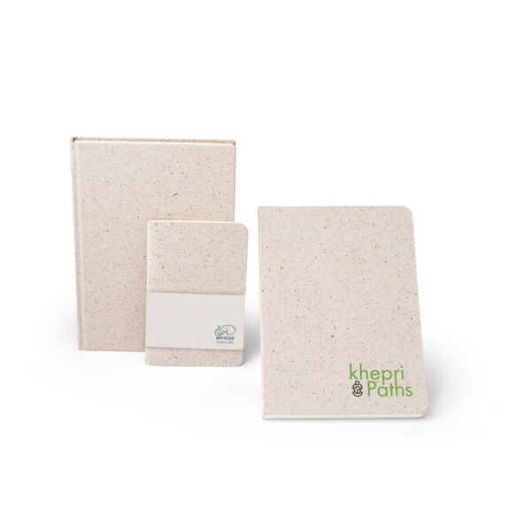 ORGANIC SEMI-RIGID. A5 notepad with semi-rigid cover made from organic elephant matter (80%)