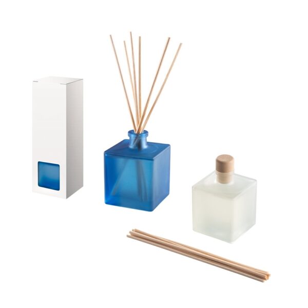 YEUN. Diffuser sticks in glass bottle