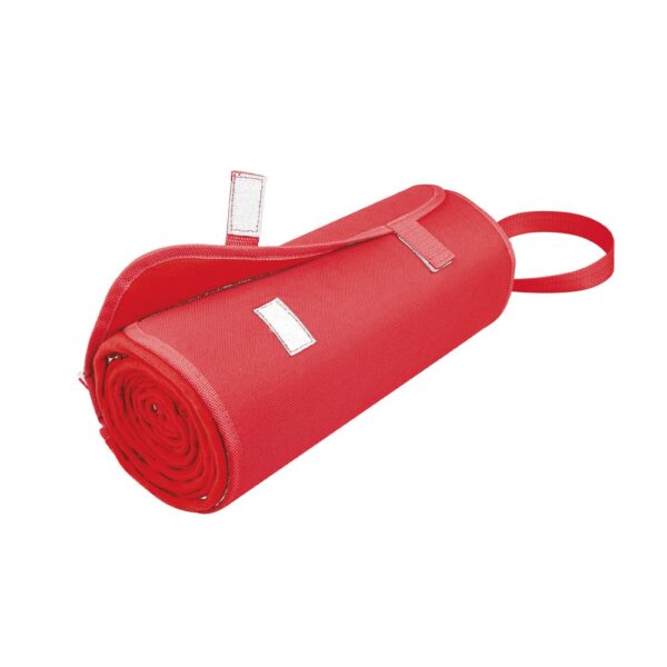 99077_105-c FLEECE. Fleece blanket with handle and strap (160 g/m²)