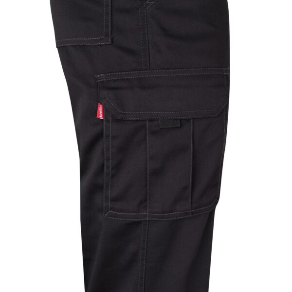 VL PAN. Multi-pocket stretch trousers (290g/m²), in cotton (46%), EME (38%) and polyester (16%)