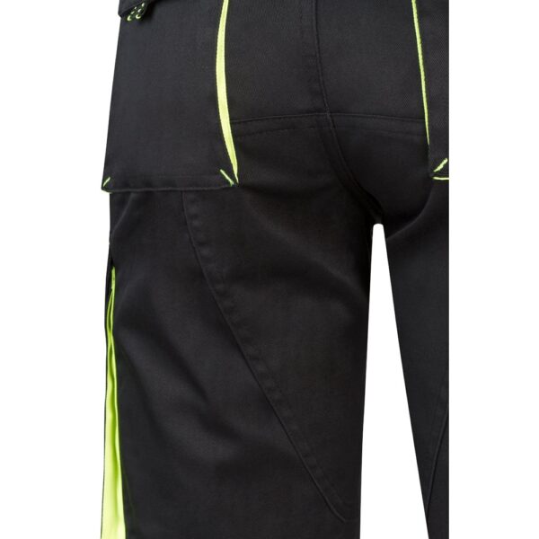 36018_203-f VL HEMERA. Two-tone, multi-pocket stretch Bermuda shorts (240g/m²), in cotton (46%), EME (38%) and polyester (16%)