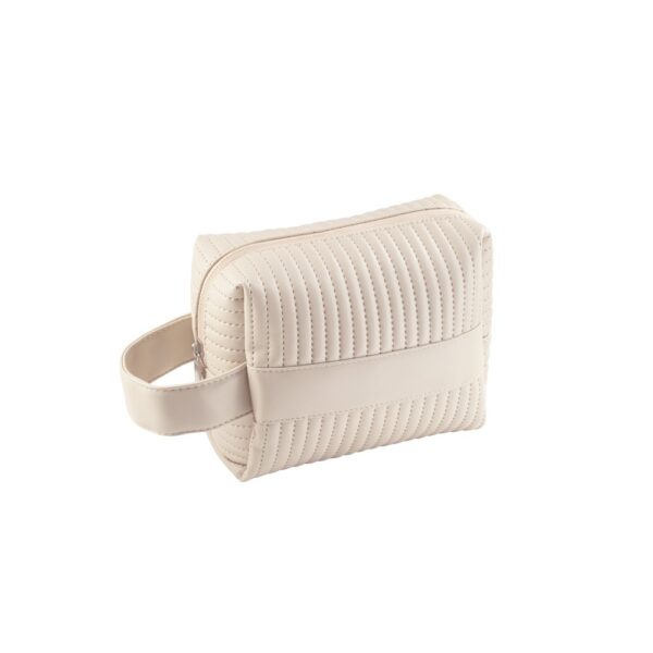 GILI. PU handbag (21% recycled PU and 30% recycled polyester)