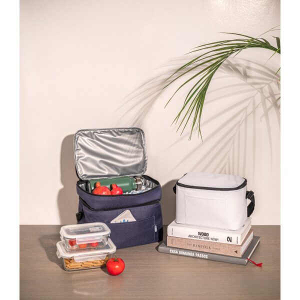 CANCUN. Thermal bag in 600D recycled polyester with adjustable webbing strap 7 L