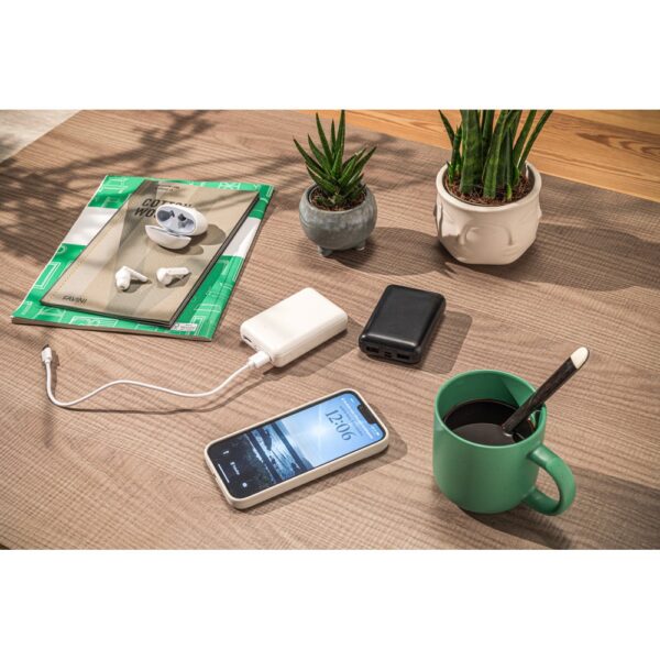LEAKEY 10. Power bank 10'000 mAh in recycled ABS (100% rABS)