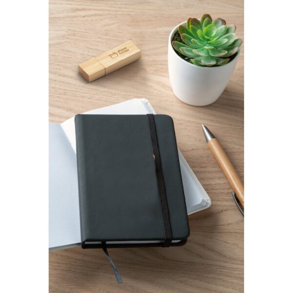 VENTER 8GB. USB stick with 8GB in bamboo