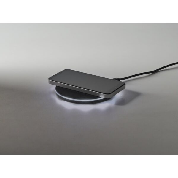 BURNELL. Superfast 10W wireless charger in ABS