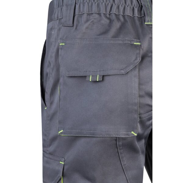 36018_207-f VL HEMERA. Two-tone, multi-pocket stretch Bermuda shorts (240g/m²), in cotton (46%), EME (38%) and polyester (16%)
