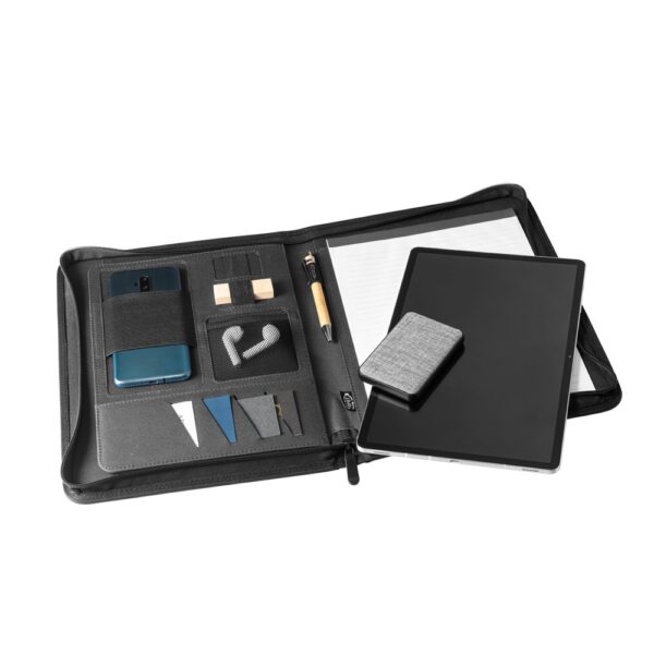 93579_103-d EMERGE FOLDER. A4 folder in recycled polyester (100% rPET) 300D with zipper