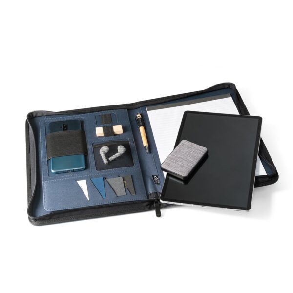 93579_104-d EMERGE FOLDER. A4 folder in recycled polyester (100% rPET) 300D with zipper