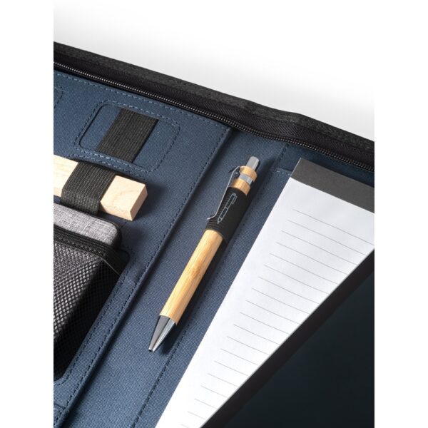 93579_104-e EMERGE FOLDER. A4 folder in recycled polyester (100% rPET) 300D with zipper