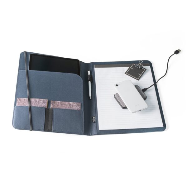 93580_104-d EMERGE FOLDER II. A4 folder in recycled polyester (100% rPET) 300D with elastic closure