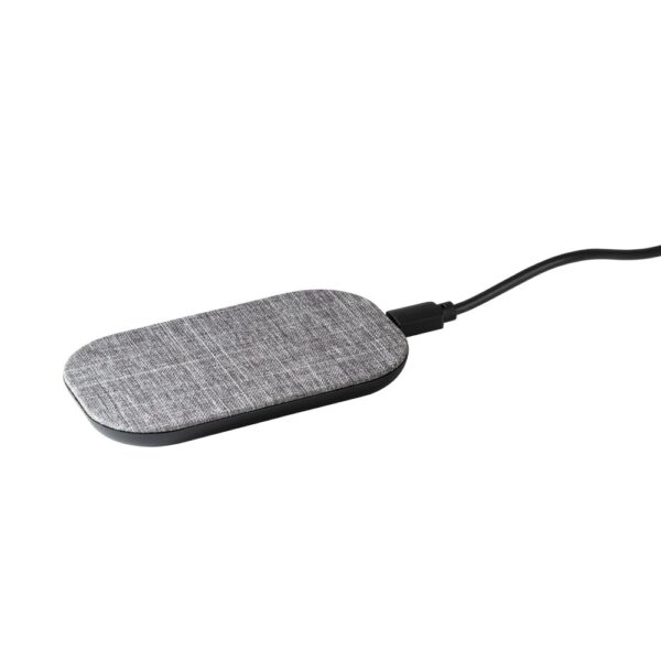 97093_113-c RENEWAL CHARGER. Fast 10W wireless charger in recycled PET (100% rPET)