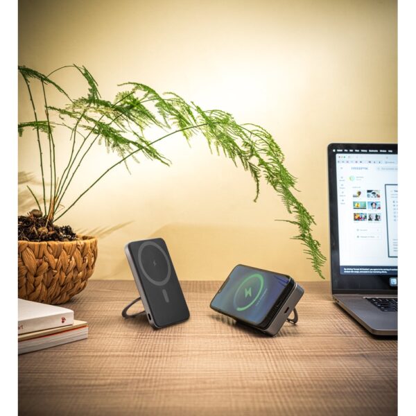 97143_amb WARSHEL 10. 10'000 mAh magnetic power bank with 15W superfast wireless charger in recycled ABS (100% rABS) with stand