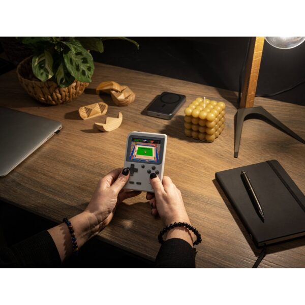 97148_amb BOWSER. Portable games console with 256 classic games