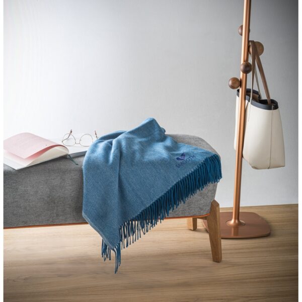 99044_amb SMOOTH. 100% acrylic blanket with ribbon and personalisation card (270 g/m²)