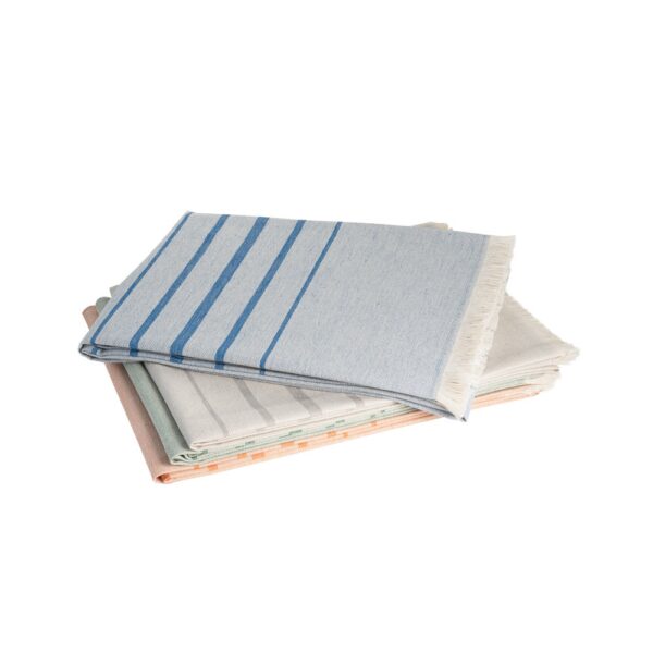 99045_b CAPLAN. Multifunctional towel made of light and resistant cotton (90%) and recycled cotton (10%)